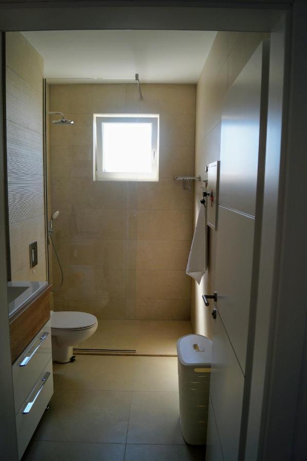 Apartment Ivona With Beautiful Seaview Макарска Екстериор снимка