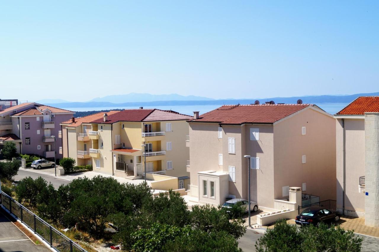 Apartment Ivona With Beautiful Seaview Макарска Екстериор снимка