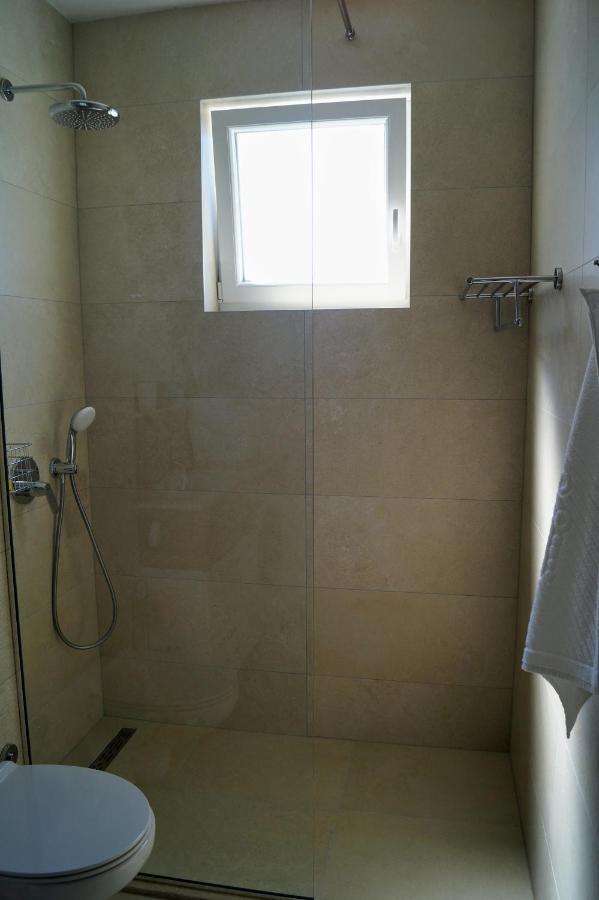 Apartment Ivona With Beautiful Seaview Макарска Екстериор снимка