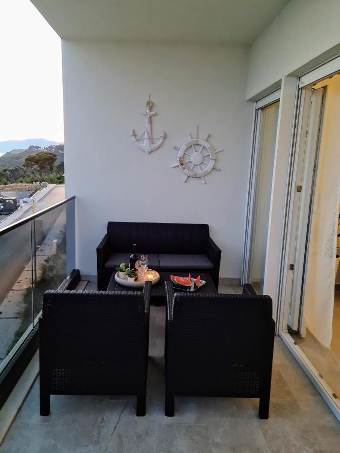 Apartment Ivona With Beautiful Seaview Макарска Екстериор снимка