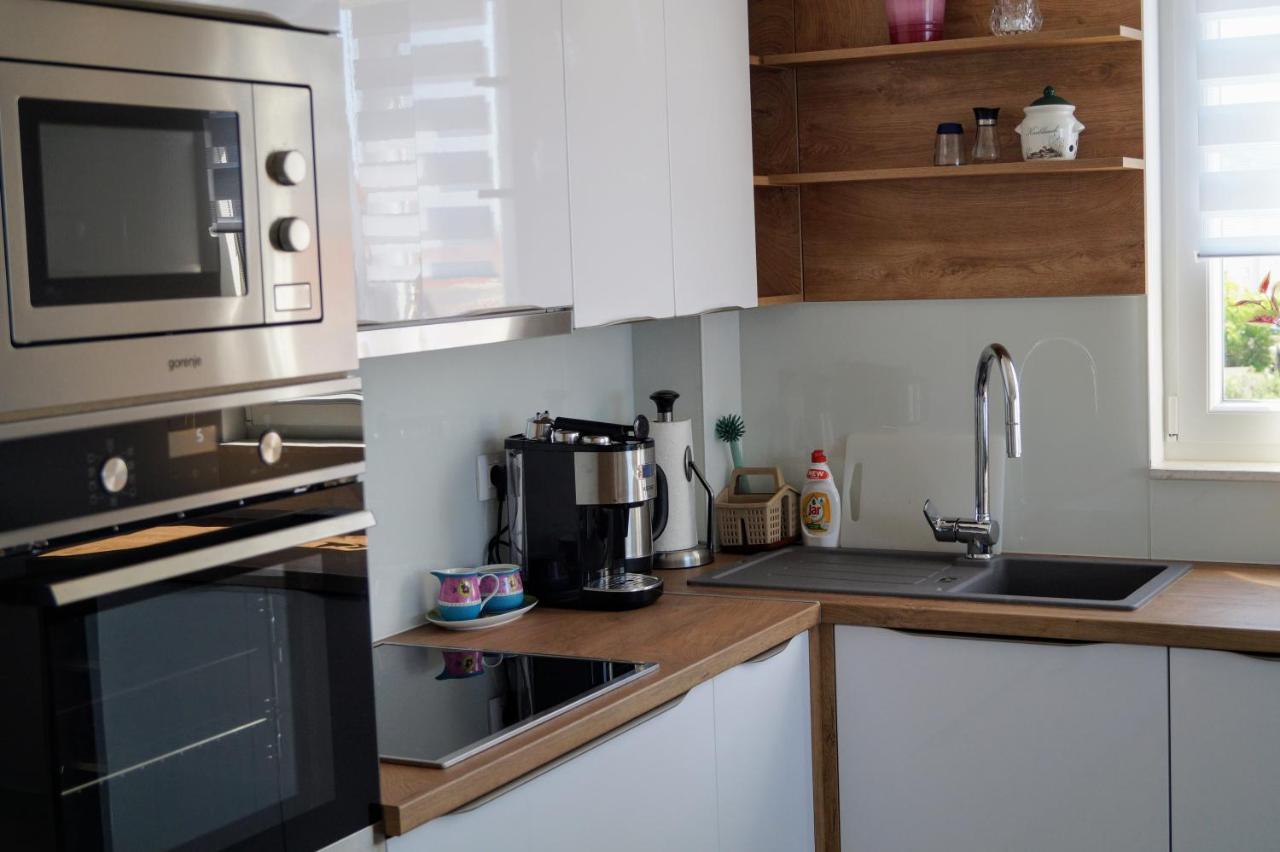 Apartment Ivona With Beautiful Seaview Макарска Екстериор снимка