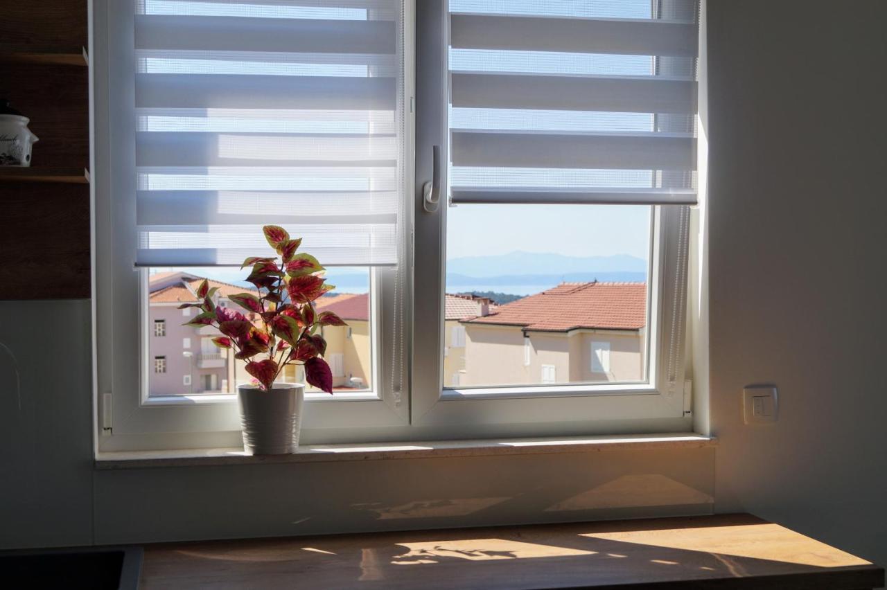 Apartment Ivona With Beautiful Seaview Макарска Екстериор снимка