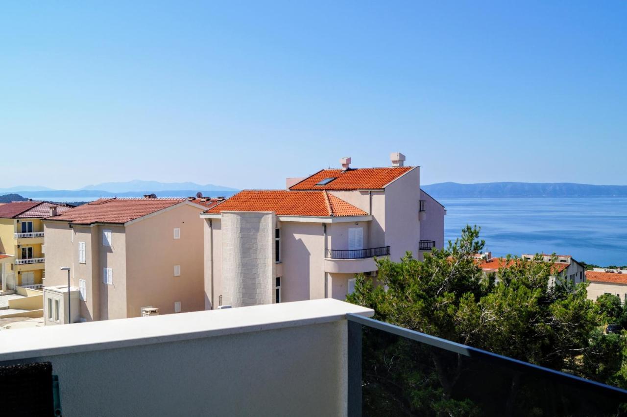 Apartment Ivona With Beautiful Seaview Макарска Екстериор снимка
