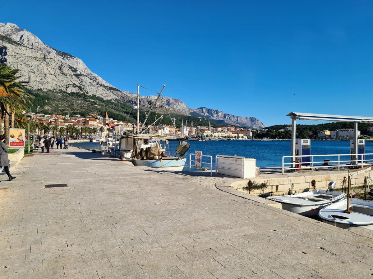 Apartment Ivona With Beautiful Seaview Макарска Екстериор снимка